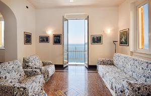 4 Bedroom Lovely Apartment In Camogli