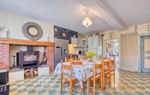 Gorgeous Home In Bosset