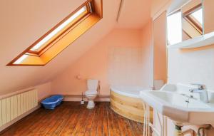 Maisons de vacances Beautiful Home In Le Crotoy With Wifi : Maison de Vacances 3 Chambres 