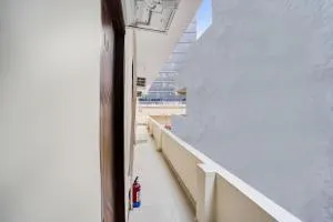 Hotel O YATRA INN - Kalkaji Devi