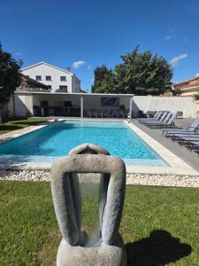 Villas Villa LEONIE piscine clim 5 chambres 1 dortoir 15 PERSONNES : photos des chambres
