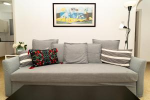 Olivia Mackenzie 2 Bedroom Flat with Pool