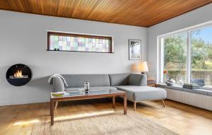 Awesome Home In Allinge With Wifi