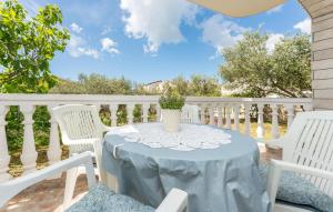 Cozy Apartment In Sveti Filip I Jakov