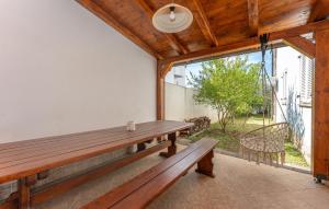 Cozy Apartment In Sveti Filip I Jakov