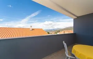 Lovely Apartment In Gornji Karin - 格基卡琳