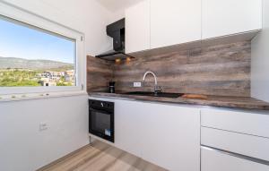 Lovely Apartment In Gornji Karin