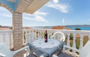 Lovely Apartment In Sveti Filip I Jakov