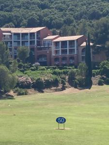 Le Cocon du Hameau rdj cloturé Cap Esterel