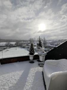 Gîte 4 personnes et 1 bébé avec vue proche de Durbuy - La Roche - 2 terrasses et jardin - Parking gratuit 2 voitures