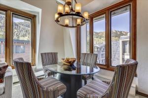 Lovely Aspen Condo with Mountain Views & Hot Tub