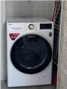 Stunning flat with private balcony in city center