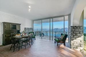 Lago Azzurro Infinity View - Happy Rentals