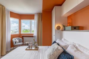 Amazing Style, Bright Colors, Balconies, 1BR near The Faculty of Law