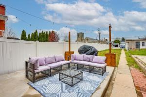 Family-Friendly Townhome w Patio in Columbia!
