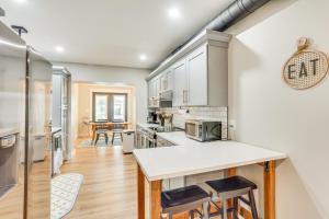 Family-Friendly Townhome w Patio in Columbia!