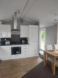 LUXURY LODGE WITHIN A GOLF & LEISURE CLUb - 维斯贝希