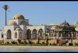 1Br Beachfront Apartment Palm Beach Piazza Sahl Hasheesh Hurghada