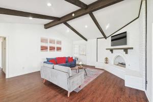 Spacious 4-BR Home Near Allen Outlets & Dining