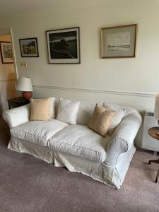 Flat 4 with lift Beautiful Garden View of Historic Georgian Square