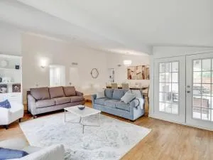 Remodeled 3 bedroom with central location Carrollton - Карролтон