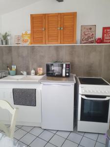 Maisons de vacances La Maison de Jeanne : Maison 2 Chambres