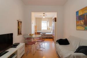 SUH Copacabana 66 Center of Copacabana Beach!