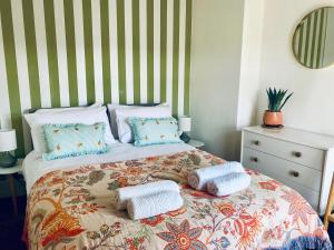 LOOK at the Views - Huddersfield Haven Sleeps 6