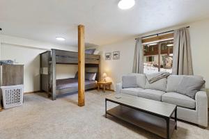 Breckenridge Getaway Near Ski Trails & Shops