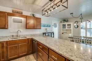 Balcony w Pool & Beach Views: Gulf Shores Condo!