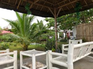 Sea Breeze Beach House near sandbars and beaches and near to Danao port