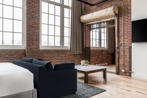 Deluxe King Room (Self Check-in with Virtual Front Desk) room in The Skowhegan by Kasa