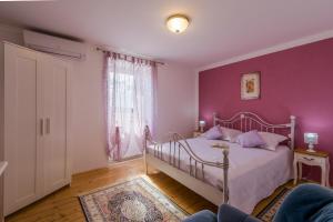 Family friendly house with a swimming pool Zedno, Ciovo - 23762