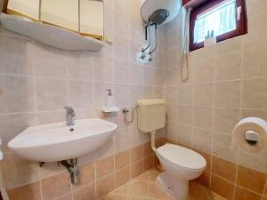 Apartments with parking space Palit, Rab - 24108