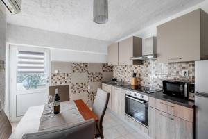 Apartments with parking space Vrsi - Mulo, Zadar - 24353