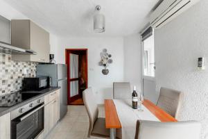 Apartments with parking space Vrsi - Mulo, Zadar - 24353