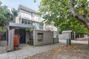 The Dandy - Relaxed Living near St Kilda Beach & CBD