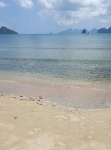 Bebeladan ARAS Lodging House Beachfront