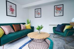 3 Bedroom Home By Littlepiggyrentals Short Lets & Serviced Accommodation Northampton With Parking & Wi-Fi