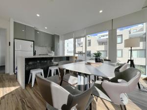 Entire Apartment in Zetland