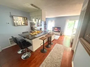 Whole Townhome 2 Master Bedroom Near to IAD , DC , airports - Oakton