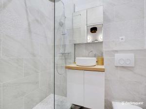 Chic apartment in Paris for couple