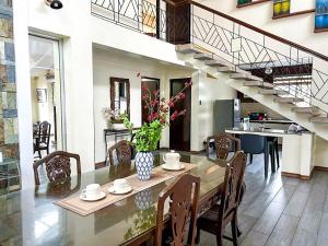 JResidences - 5 Bedrooms Cozy Home