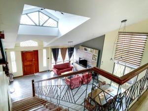 JResidences - 5 Bedrooms Cozy Home - 4hvězdičkové hotely ve městě Bacolod