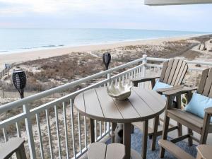 The One with Unreal Beach Views - Couples Getaway - Worcester House 401