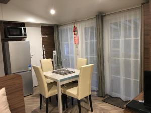 Campings Mobilhome familial 6 a 7 p 3 chambres 42 m2 Saint Brevin Les Pierres Couchees : photos des chambres