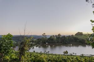 Refúgio com Lago Privativo no Vale dos Vinhedos