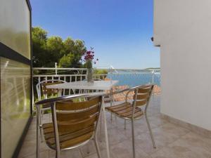 Apartment in Brodarica by Sandy Beach