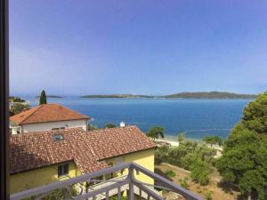 Apartment in Brodarica by Sandy Beach