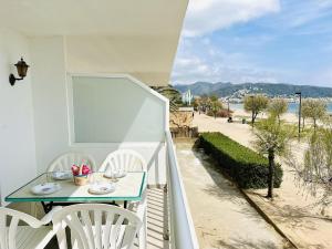 2121 ALEXANDRA 1-6, EN 1ª LINEA DE LA PLAYA MÁS ESPACIOSA DE ROSES, VISTA MAR, GRAN TERRAZA. - ES-258-18